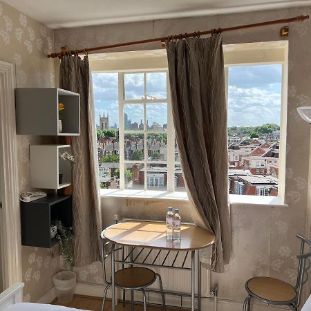 Super Located Studio In South Ken At Chelsea Cloister Londra Exterior foto
