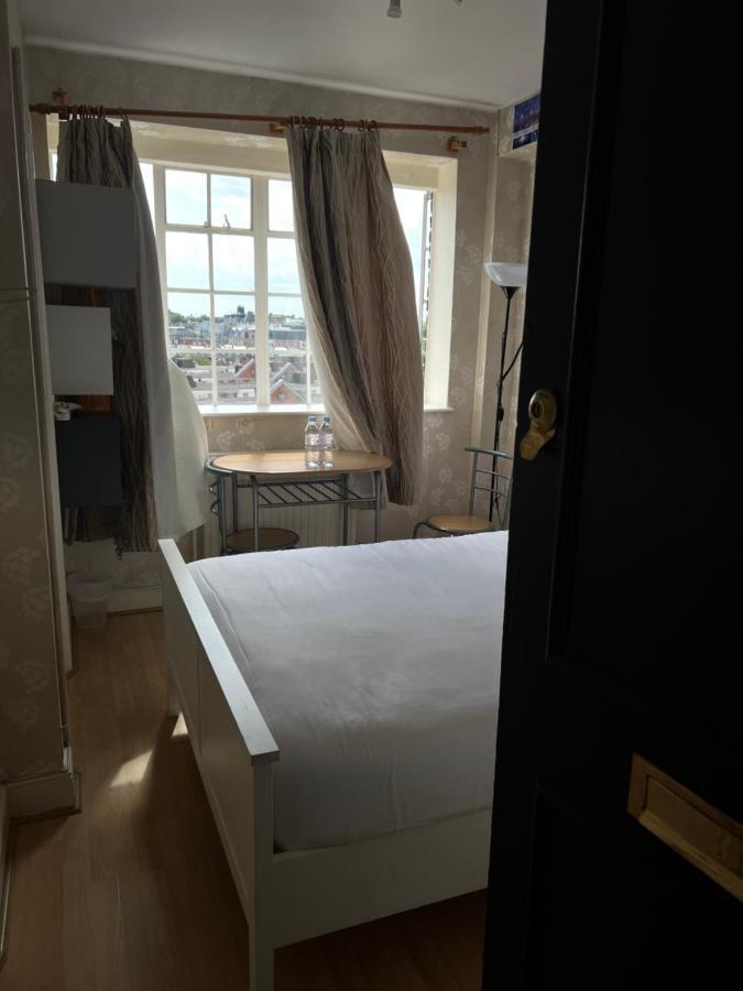 Super Located Studio In South Ken At Chelsea Cloister Londra Exterior foto