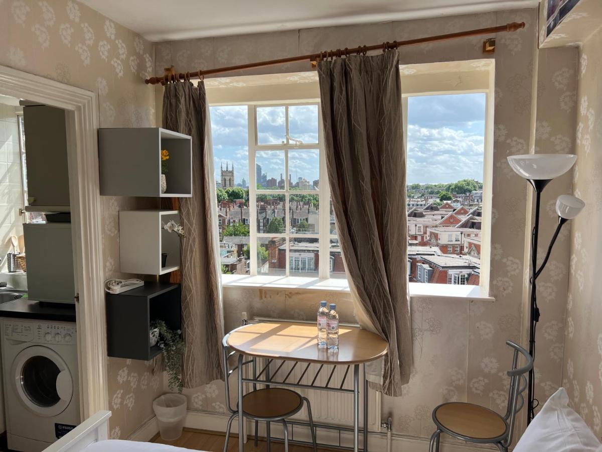 Super Located Studio In South Ken At Chelsea Cloister Londra Exterior foto