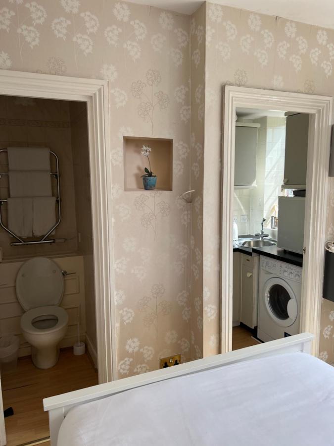 Super Located Studio In South Ken At Chelsea Cloister Londra Exterior foto